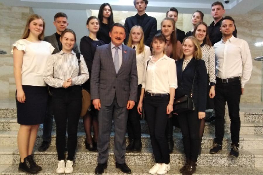 Студенты Московского филиала Президентской академии посетили АКЗС