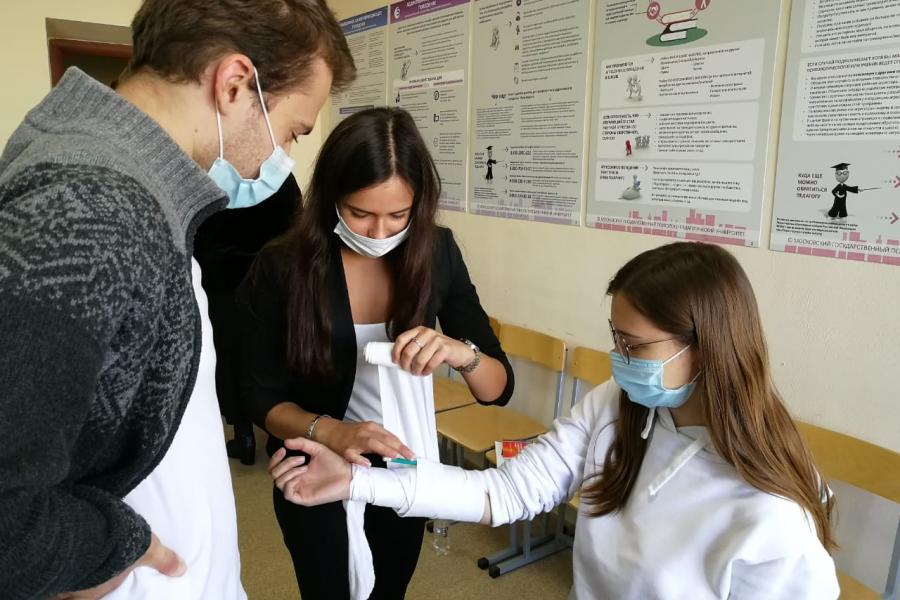 Студентов Академии обучили принципам оказания первой помощи
