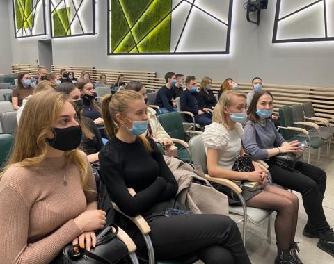 В заседании студенческого научного кружка по административному праву принял участие судья Московского районного суда