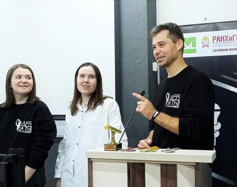 «Школа дебатов» академии получила грант от губернатора Московского края