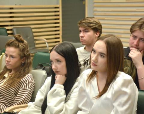 Эксперты Банка России провели сессию в Академии